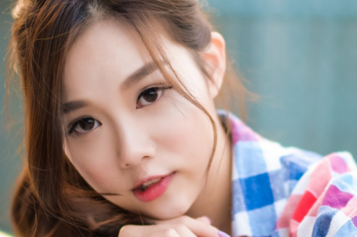 美女和爸爸回上海(亲情团聚！美女和爸爸重返上海)
