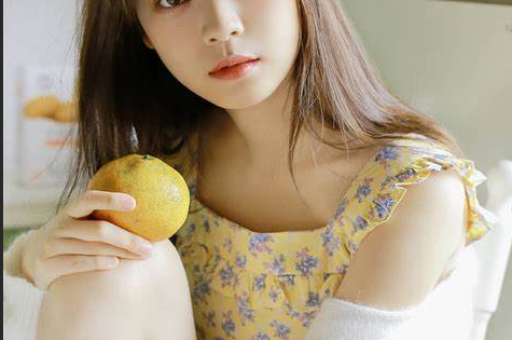 今年上海车展美女(上海车展迎来最美车模！)