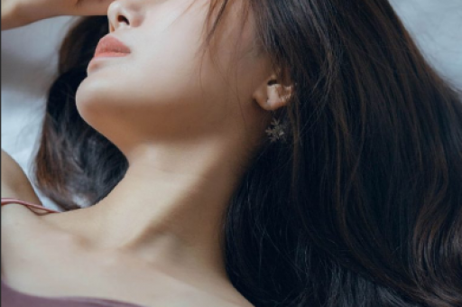 上海石库门美女(招手轻挑，网红级石库门美女在上海闪亮登场)