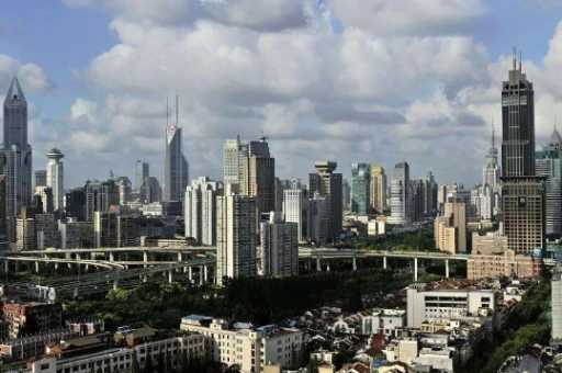 杭州下沙一条街全是小旅馆(小旅馆争奇斗艳的杭州下沙街头)
